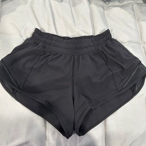 Lululemon Hotty Hots Black Size: 4